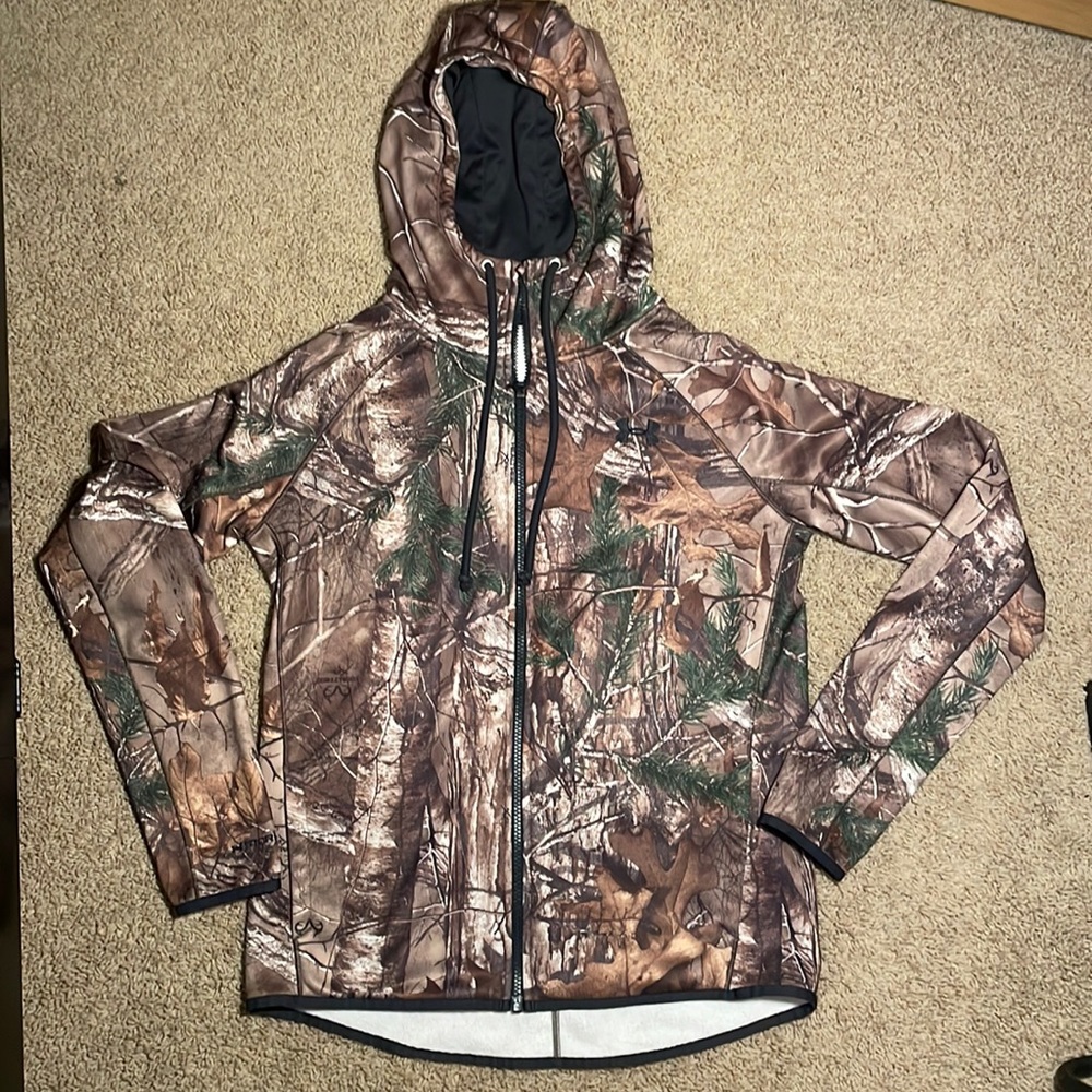 Under Armour Camo zip-up (fleece inside)